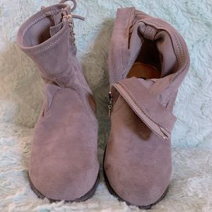 Adorable Stuart Weitzman little girl boots!